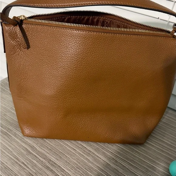 Tory Burch Tan Leather Shoulder Bag - Picture 2 of 4
